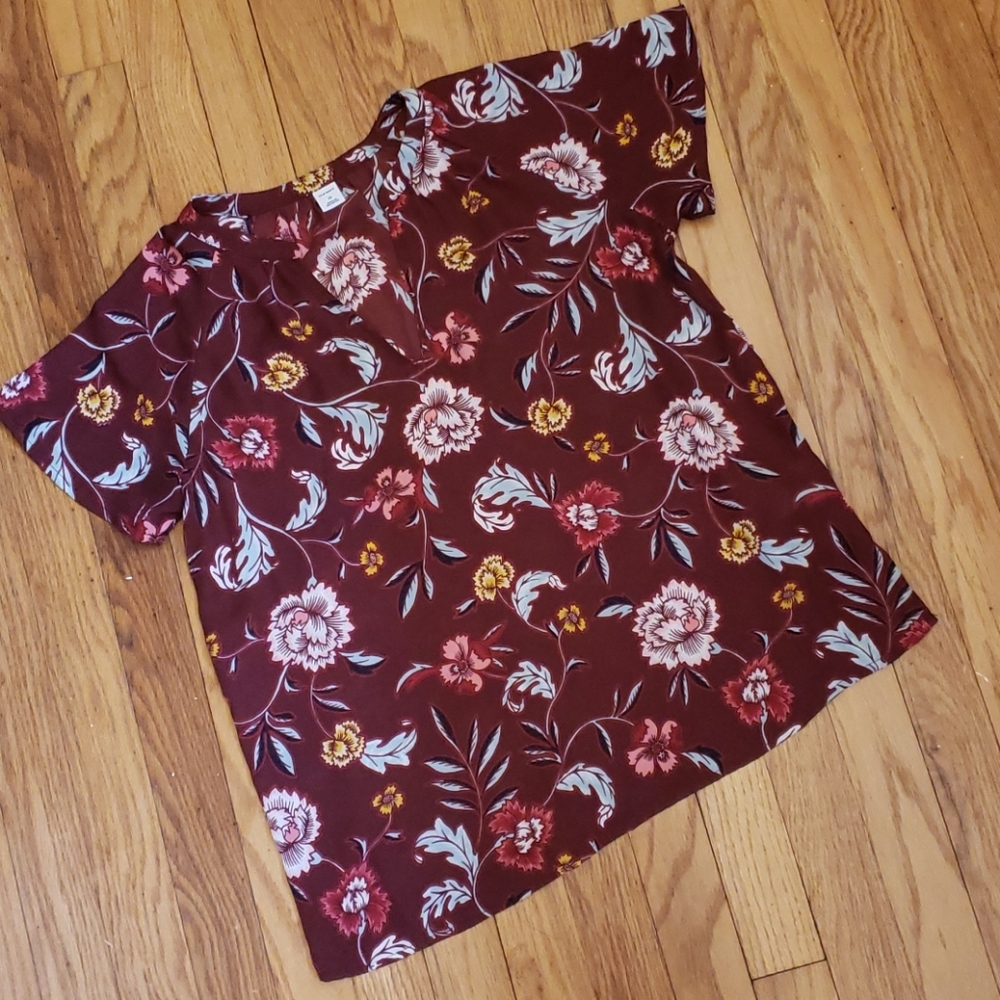 💰5 for $15▪︎ Floral Top from Old Navy